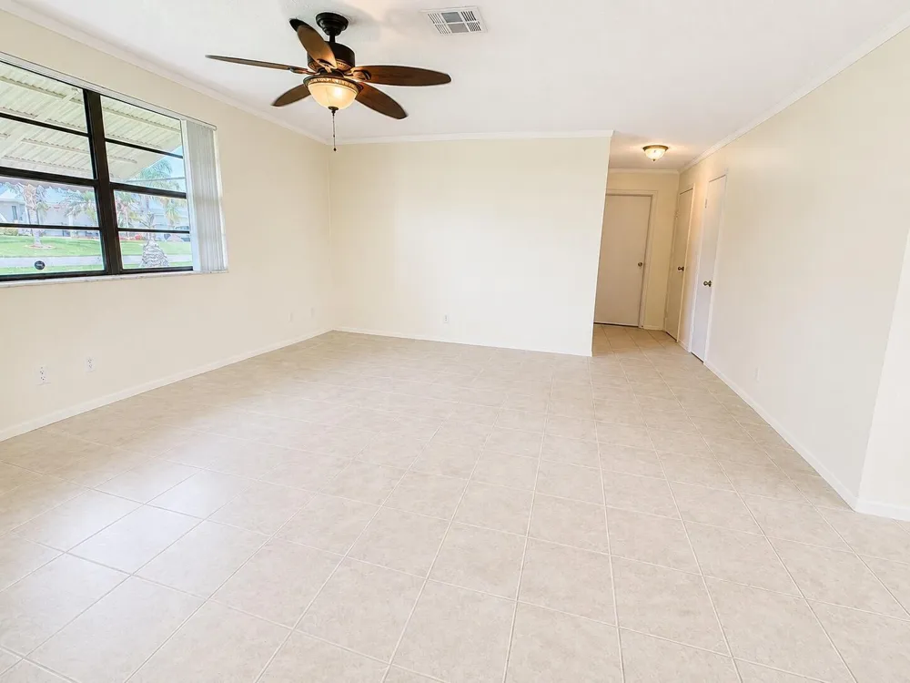 1095 CHOBEE LOOP Okeechobee, FL 34974