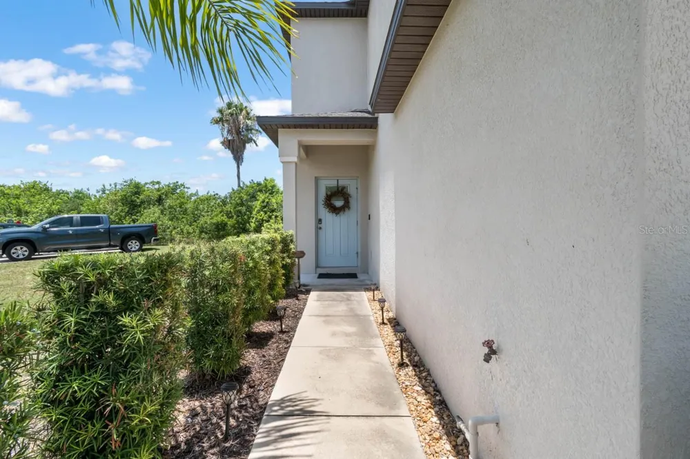 635 ROYAL EMPRESS DRIVE Ruskin, FL 33570