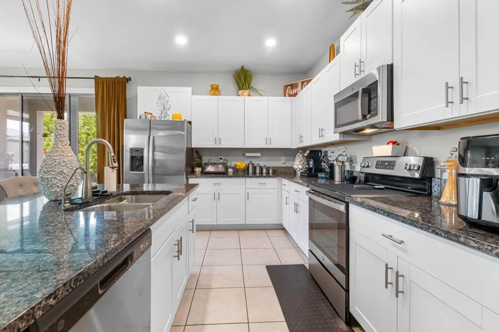 635 ROYAL EMPRESS DRIVE Ruskin, FL 33570