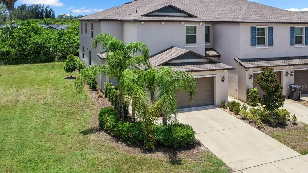635 ROYAL EMPRESS DRIVE Ruskin, FL 33570