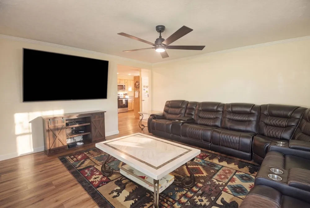 33 Horseshoe Bend Ln Elmwood, TN 38560