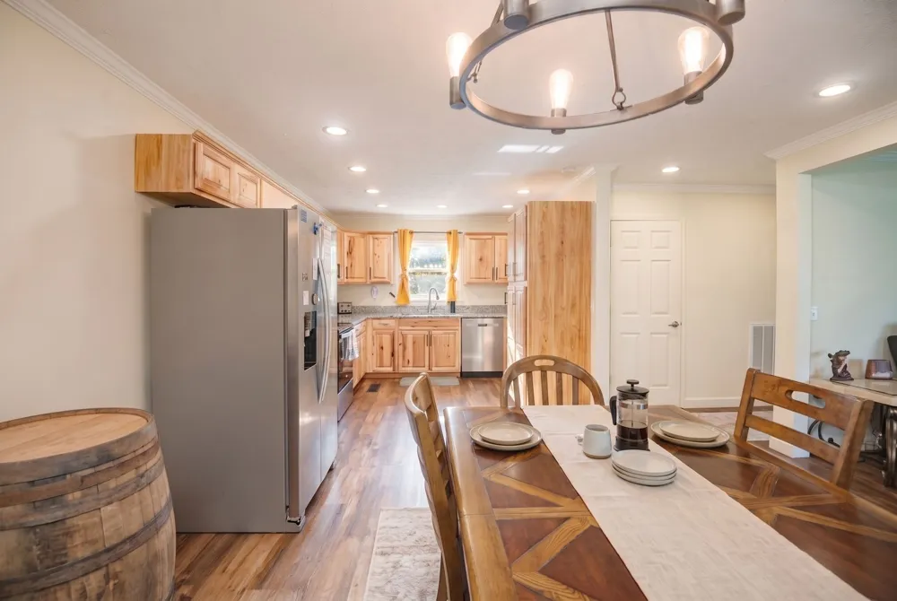33 Horseshoe Bend Ln Elmwood, TN 38560