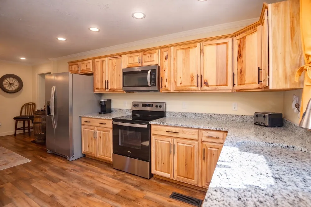 33 Horseshoe Bend Ln Elmwood, TN 38560