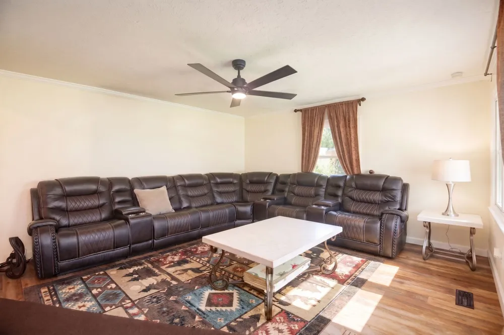 33 Horseshoe Bend Ln Elmwood, TN 38560