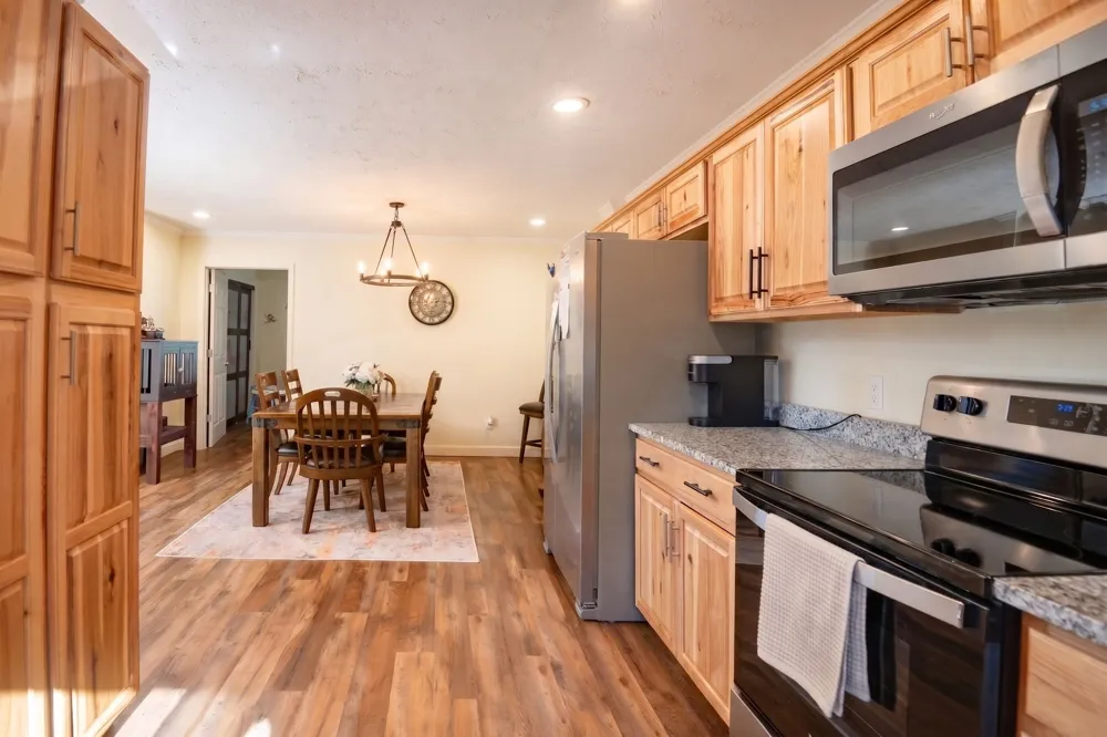 33 Horseshoe Bend Ln Elmwood, TN 38560