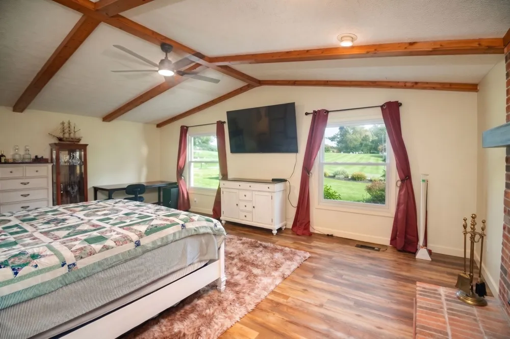 33 Horseshoe Bend Ln Elmwood, TN 38560