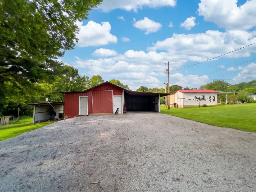 33 Horseshoe Bend Ln Elmwood, TN 38560