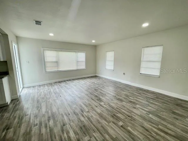 917 E 108TH AVENUE Tampa, FL 33612