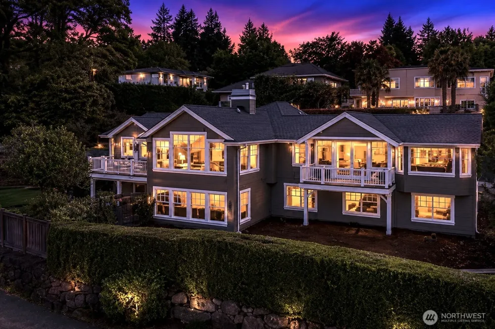 10030 NE 110th Street Kirkland, WA 98033