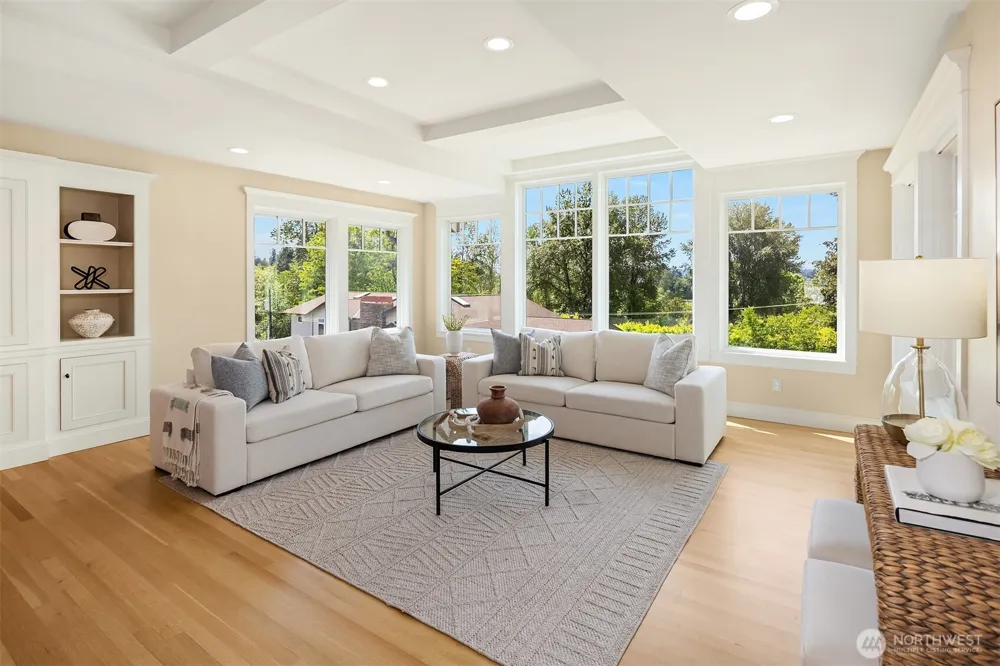 10030 NE 110th Street Kirkland, WA 98033