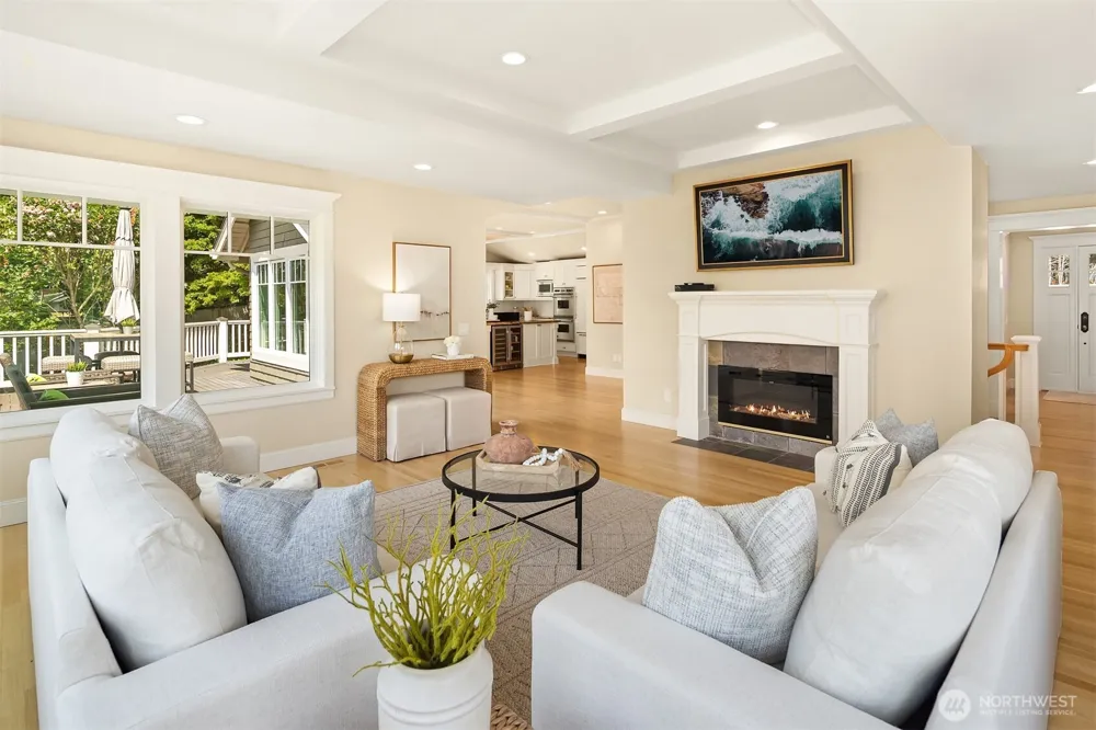 10030 NE 110th Street Kirkland, WA 98033