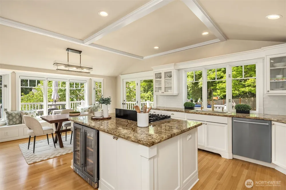 10030 NE 110th Street Kirkland, WA 98033