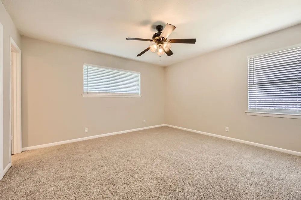 2309 Woodlawn Drive Ennis, TX 75119