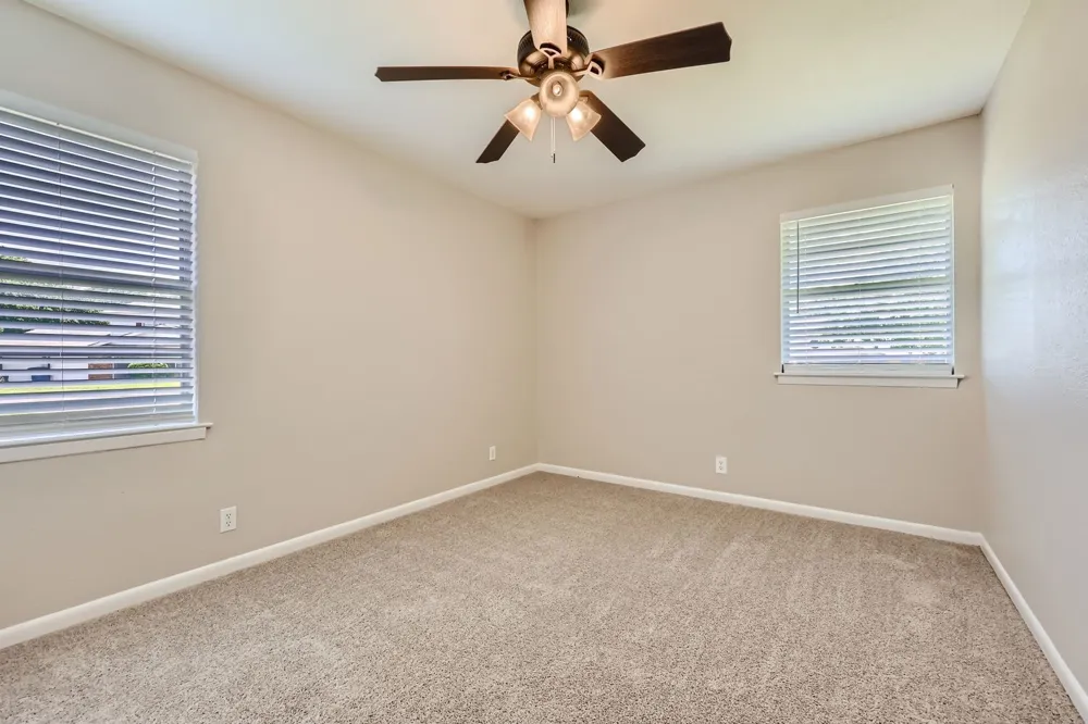 2309 Woodlawn Drive Ennis, TX 75119