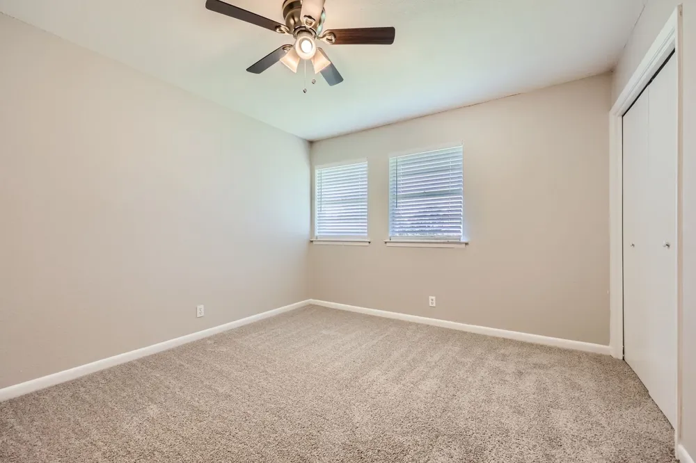 2309 Woodlawn Drive Ennis, TX 75119