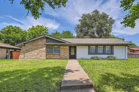 2309 Woodlawn Drive
