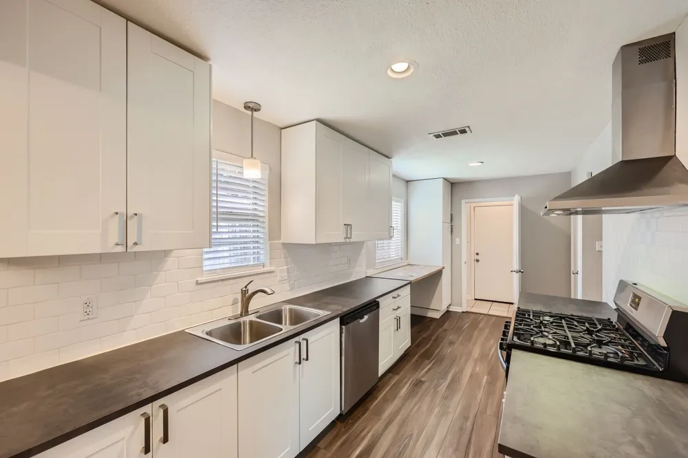 2309 Woodlawn Drive Ennis, TX 75119