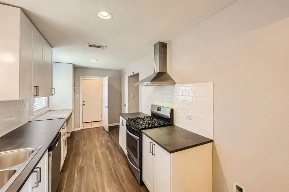 2309 Woodlawn Drive Ennis, TX 75119