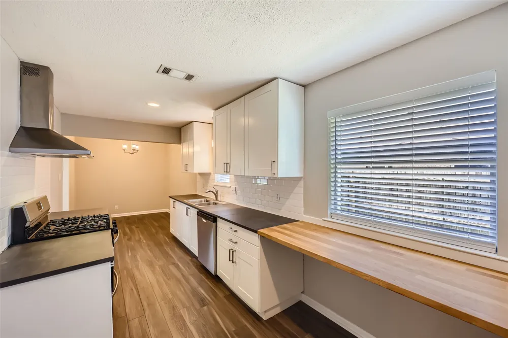 2309 Woodlawn Drive Ennis, TX 75119