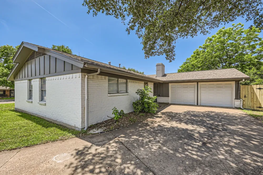 2309 Woodlawn Drive Ennis, TX 75119
