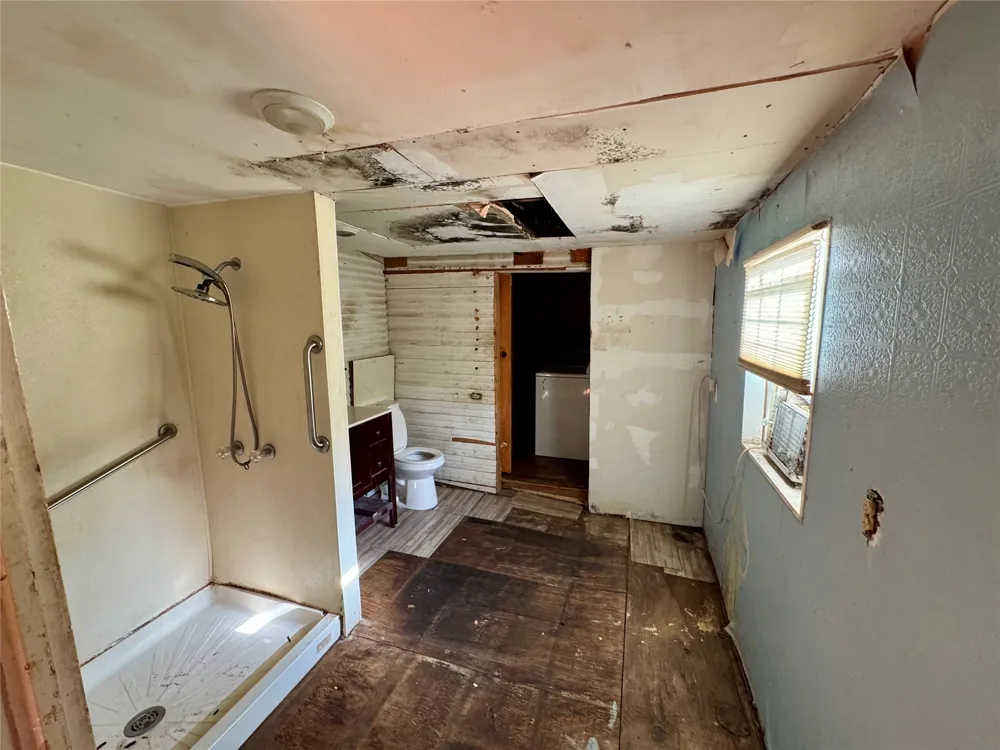 1201 Market Street W Honey Grove, TX 75446