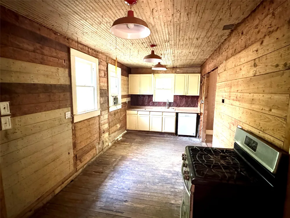 1201 Market Street W Honey Grove, TX 75446