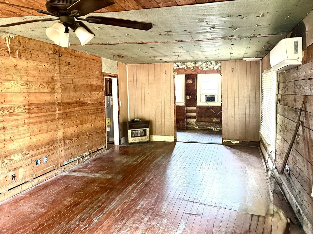 1201 Market Street W Honey Grove, TX 75446