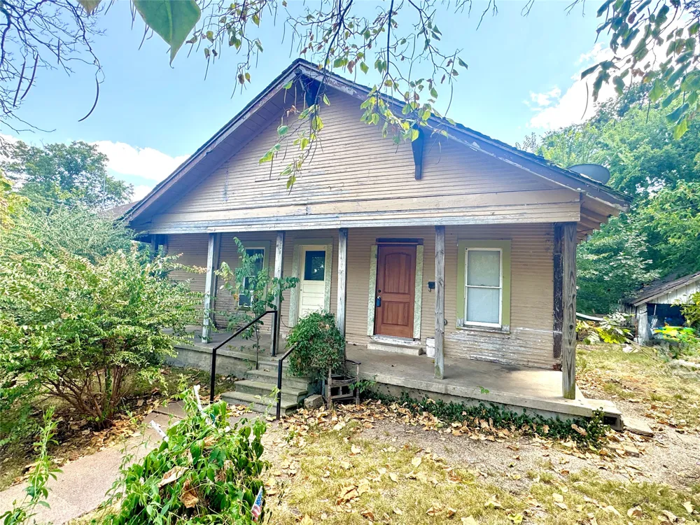 1201 Market Street W Honey Grove, TX 75446