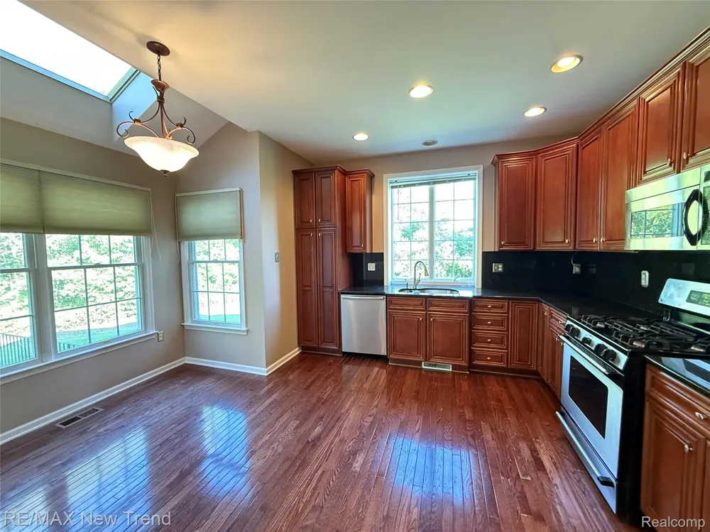 26360 FIELDSTONE DRIVE Novi City, MI 48374