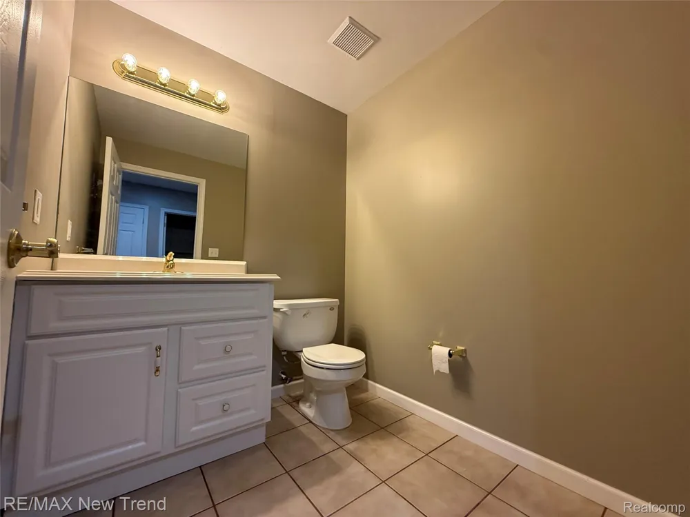 26360 FIELDSTONE DRIVE Novi City, MI 48374