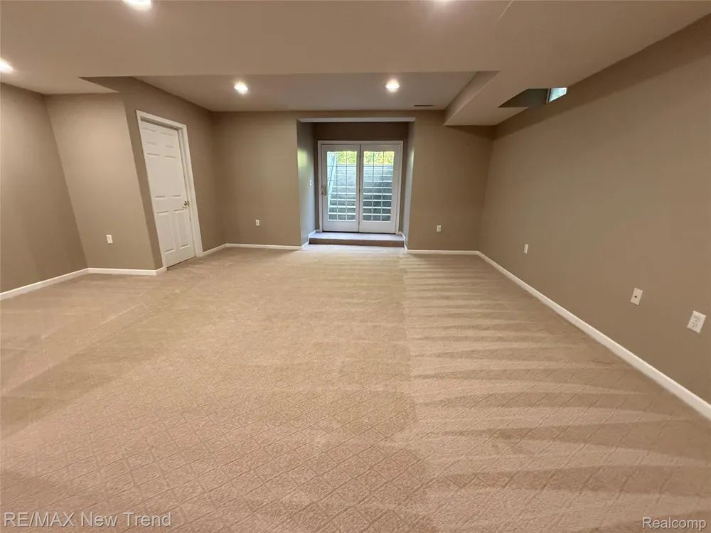 26360 FIELDSTONE DRIVE Novi City, MI 48374