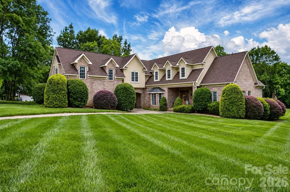 2027 Meadow Run Drive Matthews, NC 28104