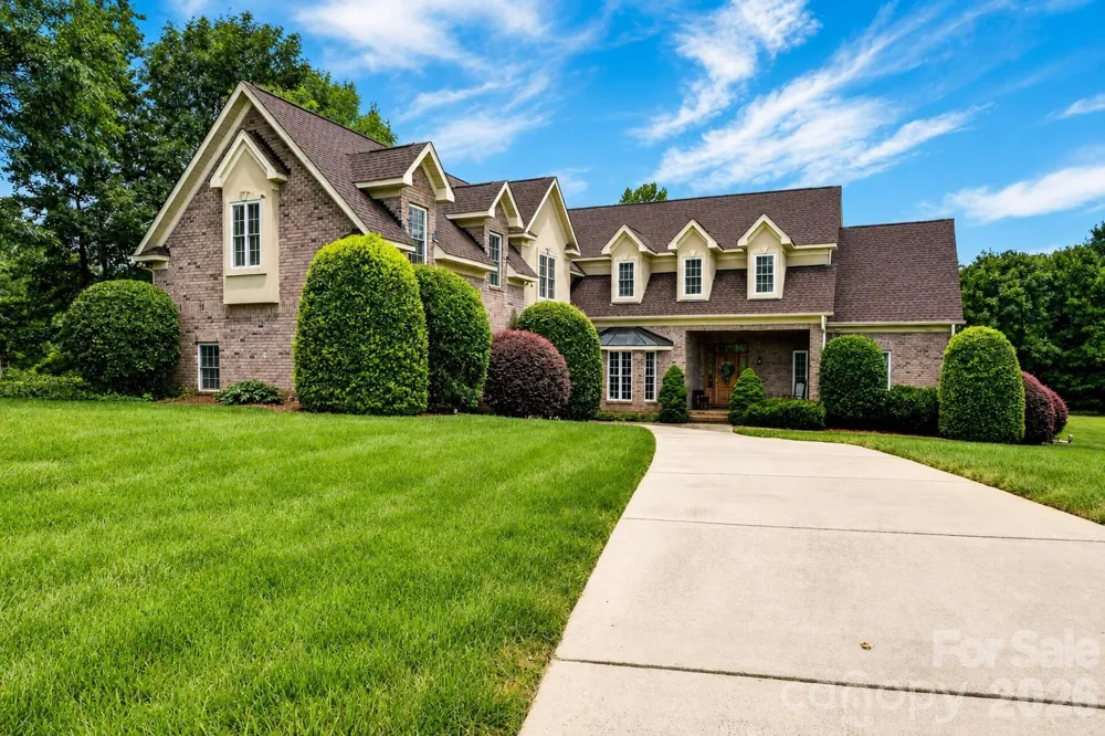 2027 Meadow Run Drive Matthews, NC 28104