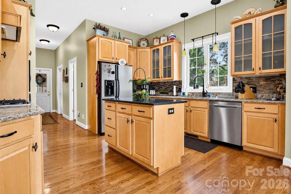 2027 Meadow Run Drive Matthews, NC 28104