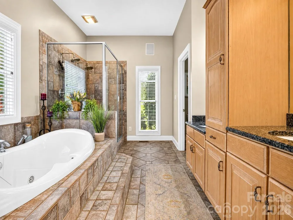 2027 Meadow Run Drive Matthews, NC 28104