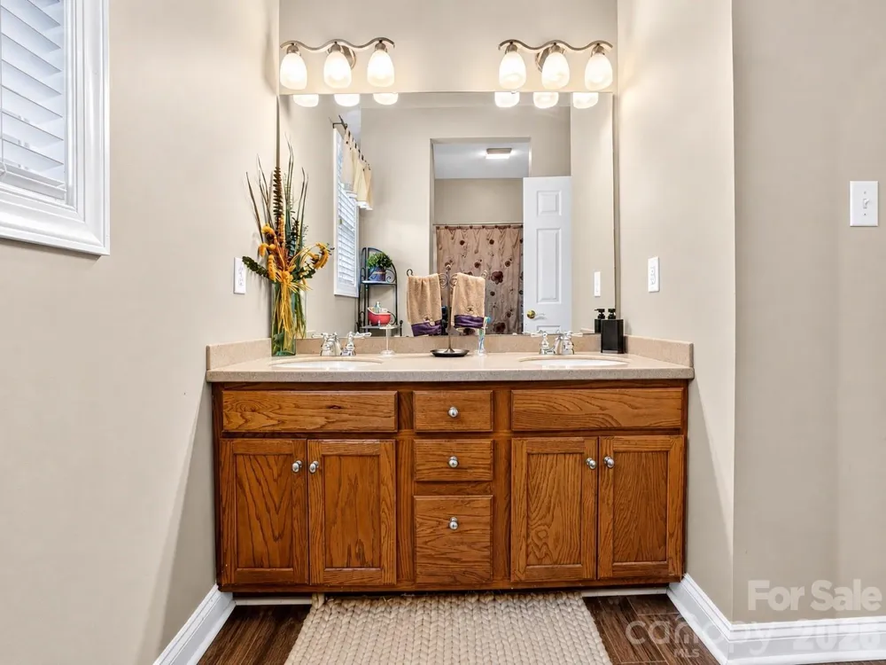 2027 Meadow Run Drive Matthews, NC 28104