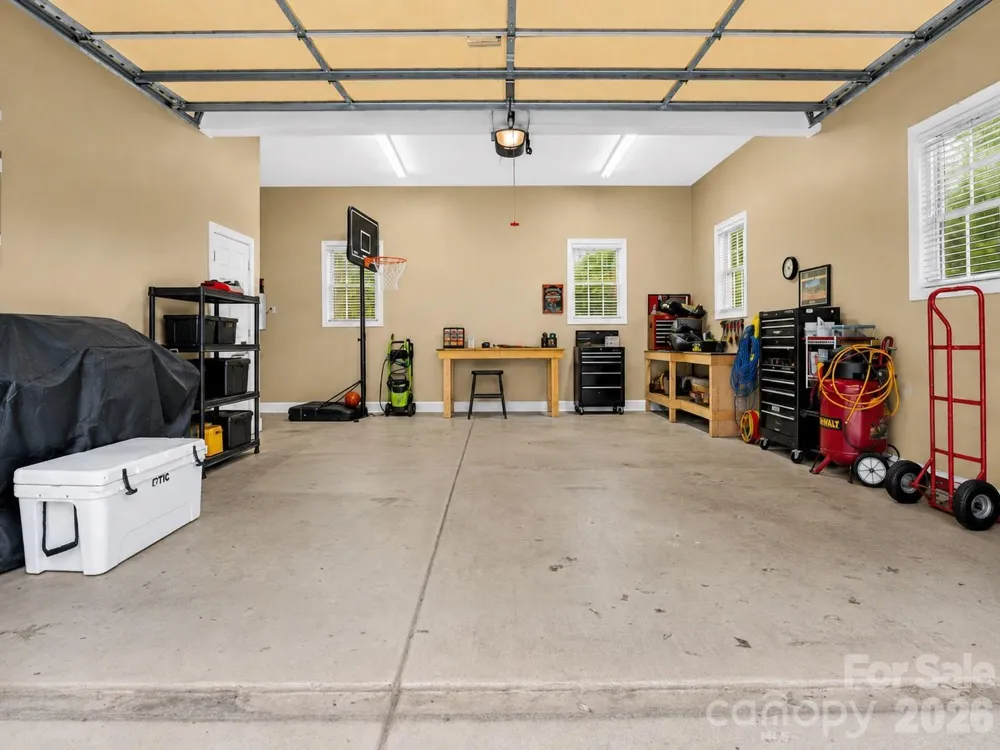 2027 Meadow Run Drive Matthews, NC 28104