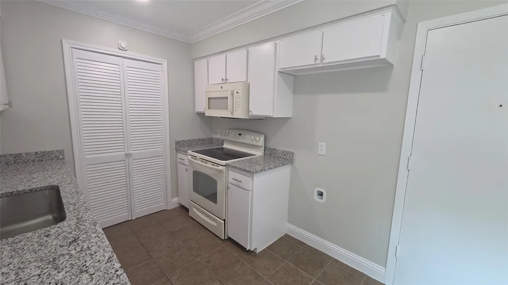335 Springwillow Road Burleson, TX 76028