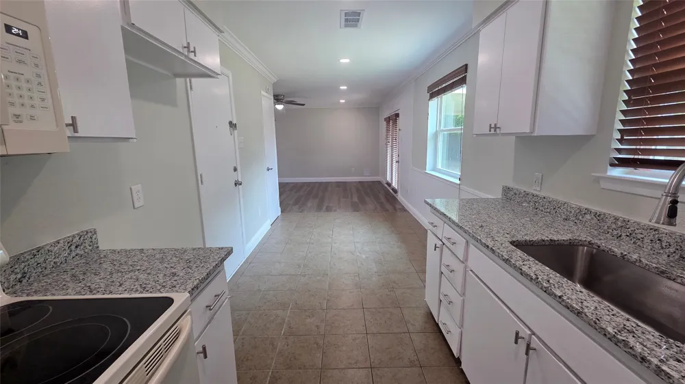 335 Springwillow Road Burleson, TX 76028