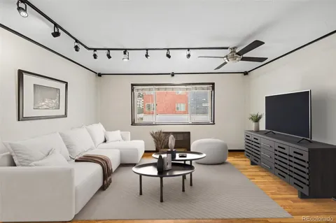 1101 Bellaire Street #202
