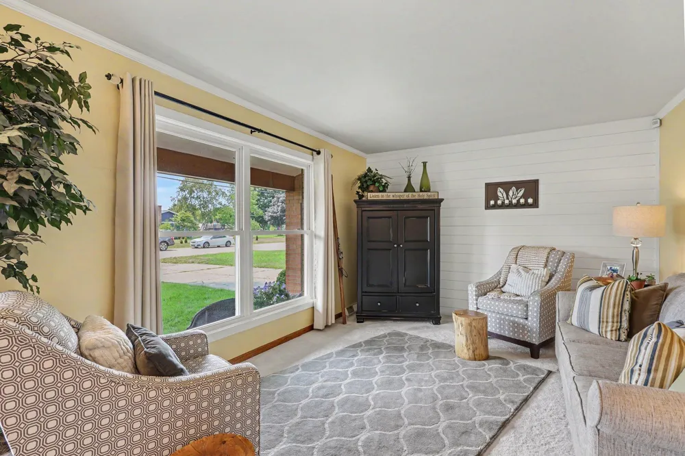 1695 Broadview Drive Jenison, MI 49428