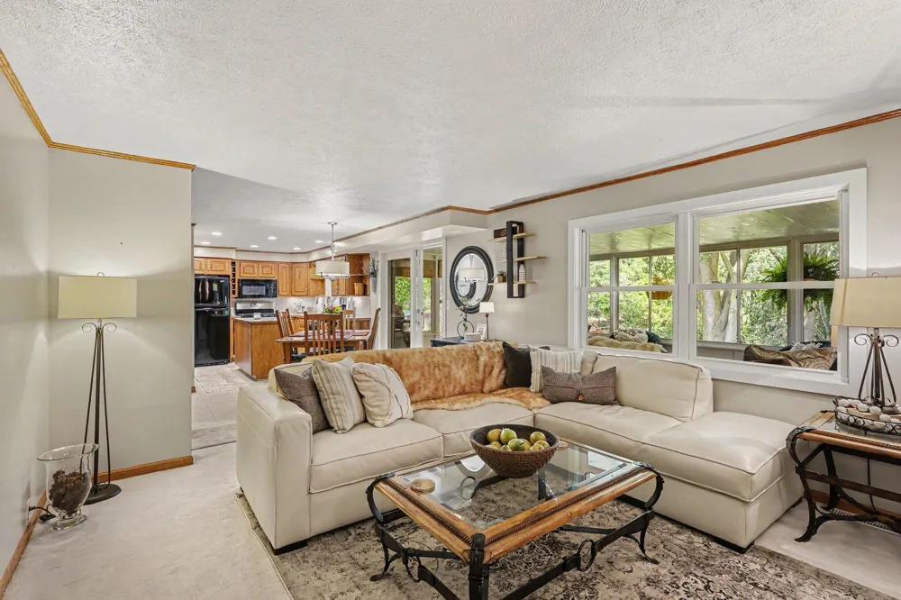 1695 Broadview Drive Jenison, MI 49428