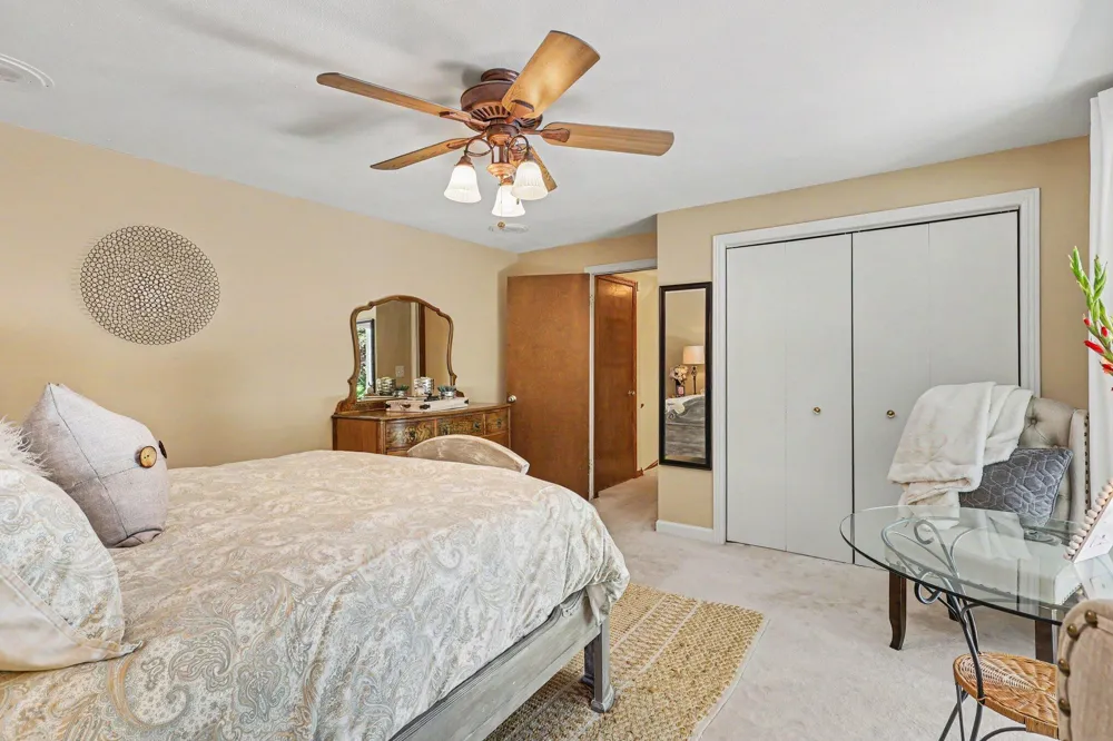 1695 Broadview Drive Jenison, MI 49428