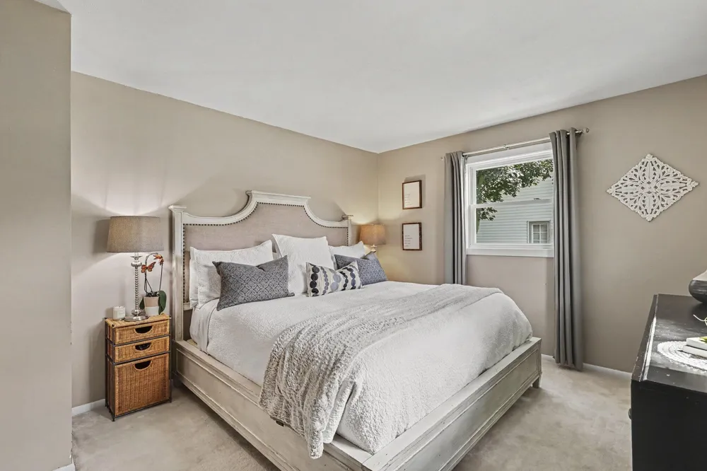1695 Broadview Drive Jenison, MI 49428