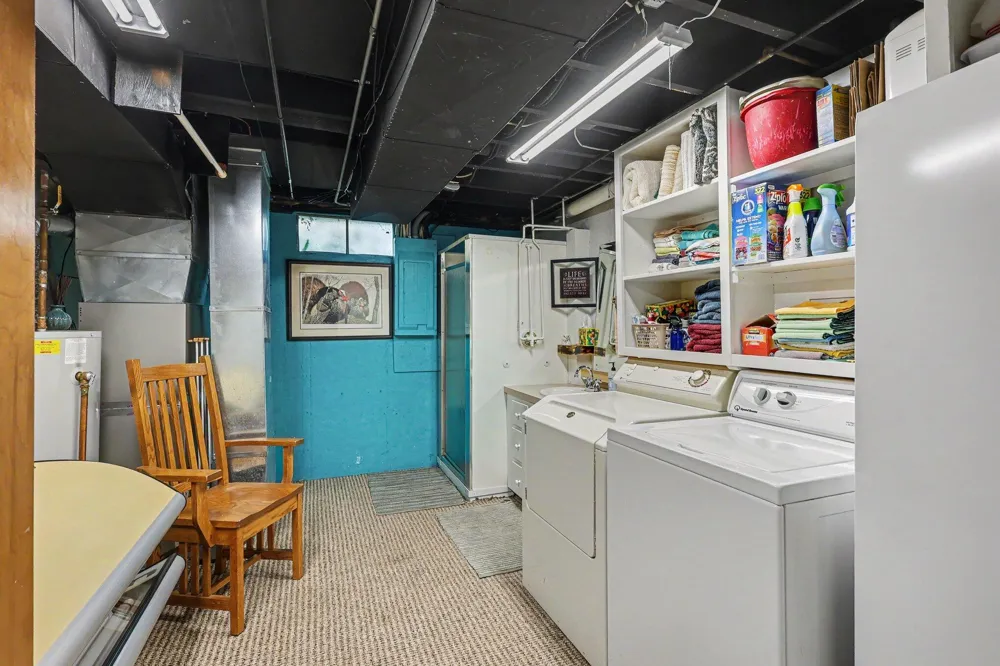 1695 Broadview Drive Jenison, MI 49428