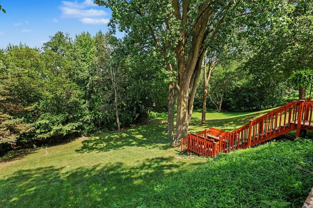 1695 Broadview Drive Jenison, MI 49428