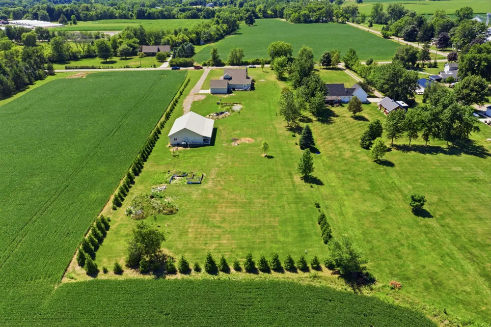 72820 Russ Road Richmond, MI 48062