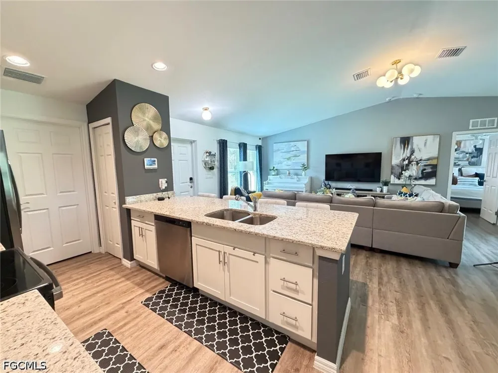 Base Court Labelle, FL 33935