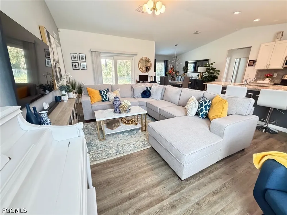 Base Court Labelle, FL 33935
