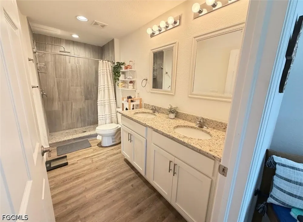 Base Court Labelle, FL 33935